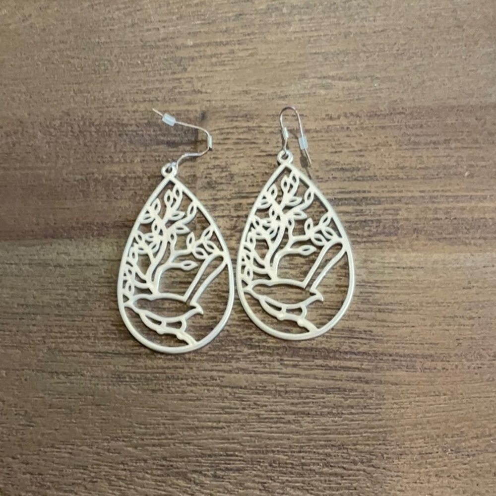 Elegant Silver Teardrop Earrings